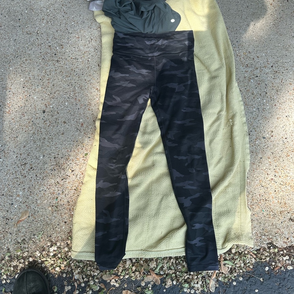 Athleta Kids Black Camouflage Leggings
